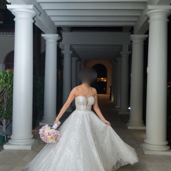 Berta Bridal White Wedding Dress - Picture 1 of 8
